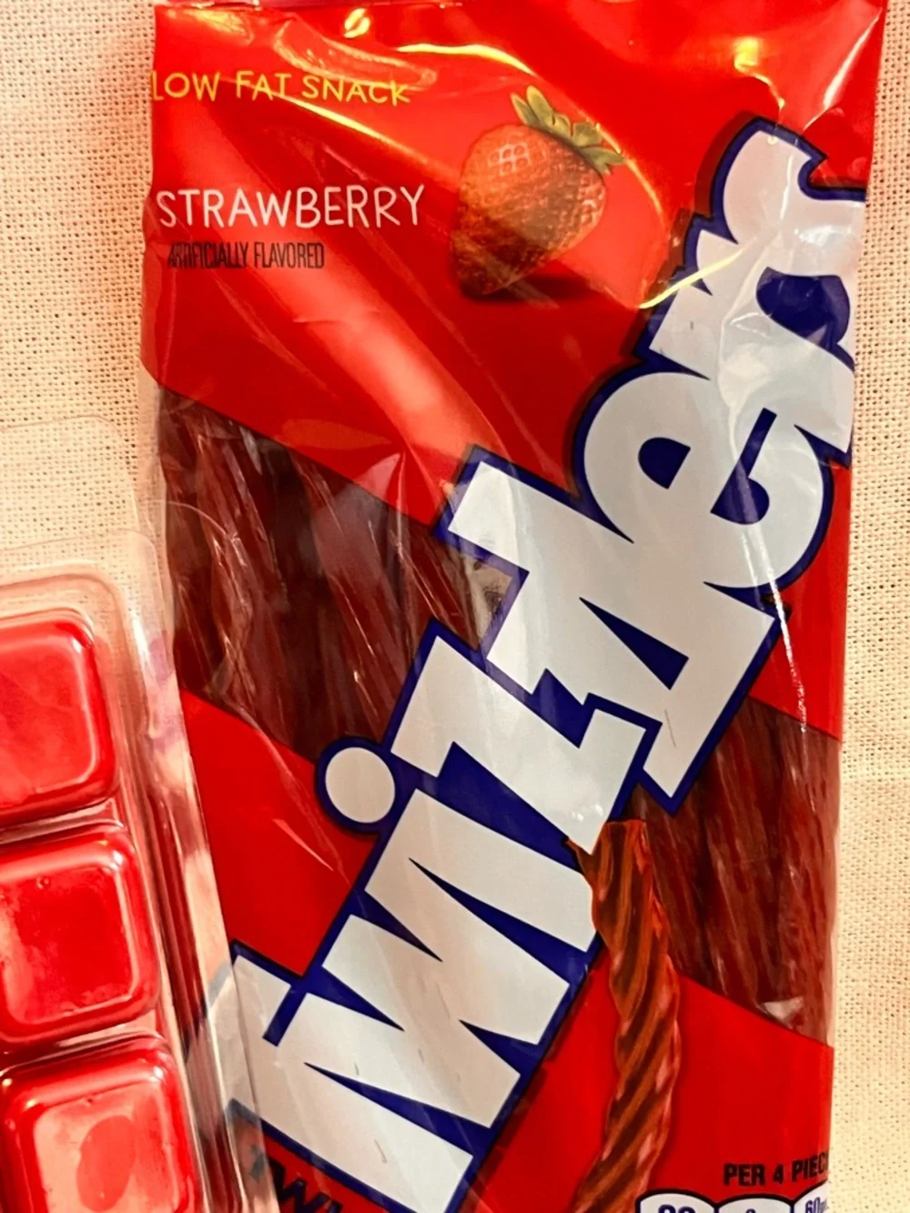 Twizzlers Red Strawberry & Cherry Wax Melts and Candy Pack - Red